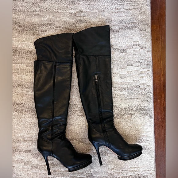 Over the knee BCBG leather boots - Picture 9 of 9